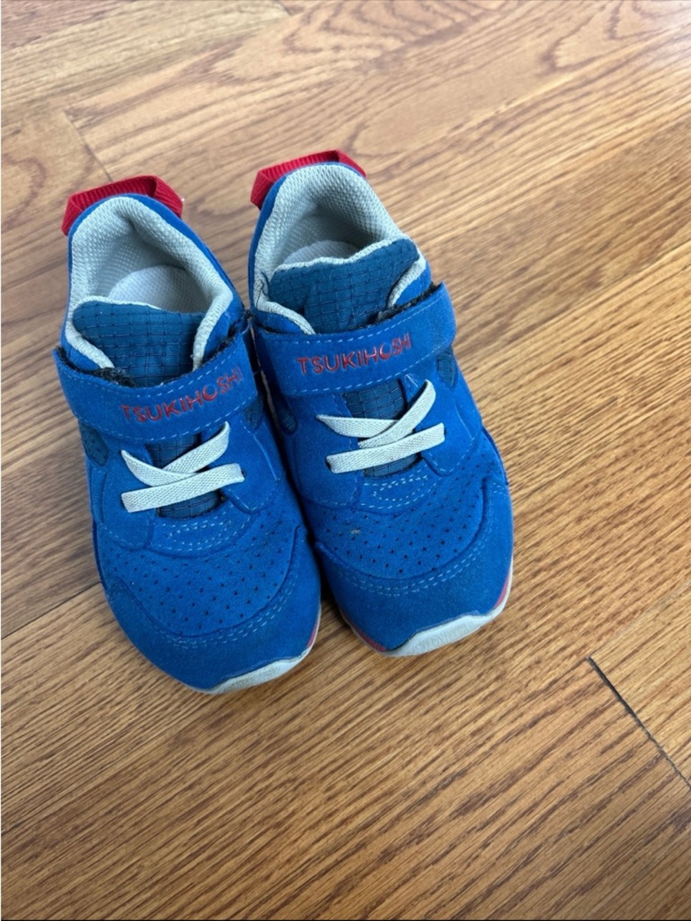Tsukihoshi little kids sneakers size 7.5